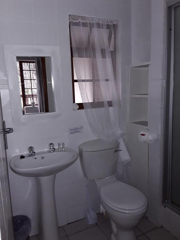 Guesthouse 80 On Main 克尼斯纳 外观 照片
